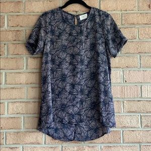 Short sleeve navy and light pink shirt